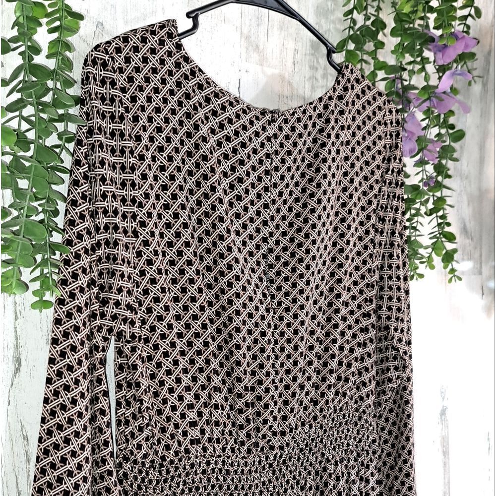 NWOT H&M Geometric Dress - Picture 4 of 10